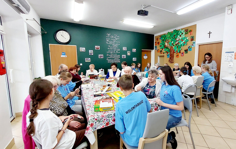Wolontariusze z ZSP nr 3 w Kętach odwiedzili seniorów