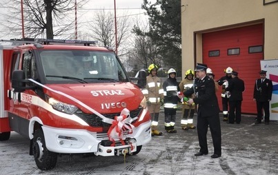 Zdjęcie do Nowy samoch&oacute;d dla jednostki Ochotniczej Straży Pożarnej w Malcu oficjalnie przekazany!