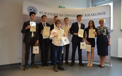 Zdjęcie do Uczniowie z kęckiej &bdquo;Dw&oacute;jki&quot; w gronie finalist&oacute;w i laureat&oacute;w konkurs&oacute;w kuratoryjnych