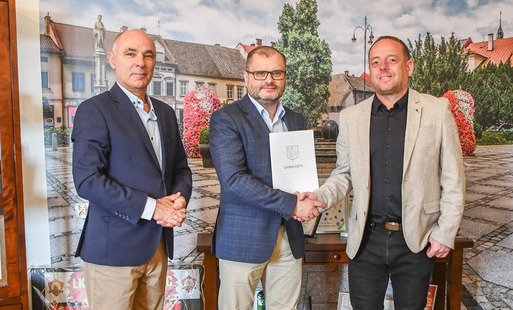 Zdjęcie do Nadchodzi kolejny sezon udanej wsp&oacute;łpracy &bdquo;Niwy&rdquo; Nowa Wieś z UG Kęty
