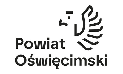 logo powiatu oświęcimskiego tj. napis powiat oświęcimski i orzeł w rzucie bocznym zwrócony w lewo, położony obok napisu powiat