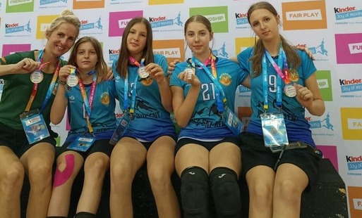 Zdjęcie do Victoria Witkowice 15. drużyną w Polsce! Ogromny sukces młodych zawodniczek w og&oacute;lnopolskich mistrzostwach minisiatk&oacute;wki!