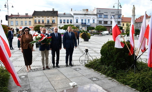 Delegacja na kęckim Rynku